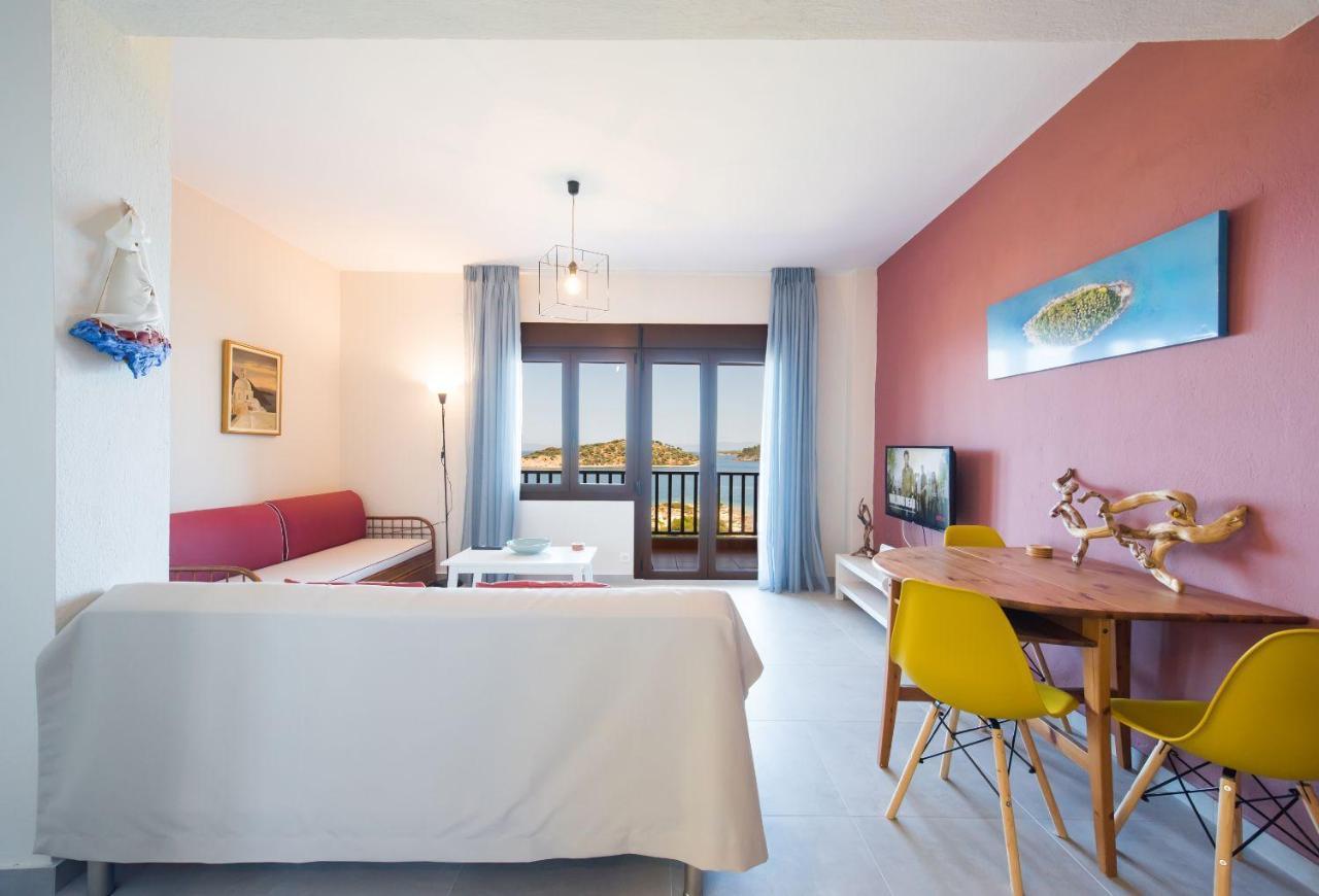 Nereus & Oceanus Beachfront Apartments, Lagonisi Beach #Feelslikehome オルモス・パナギアス エクステリア 写真