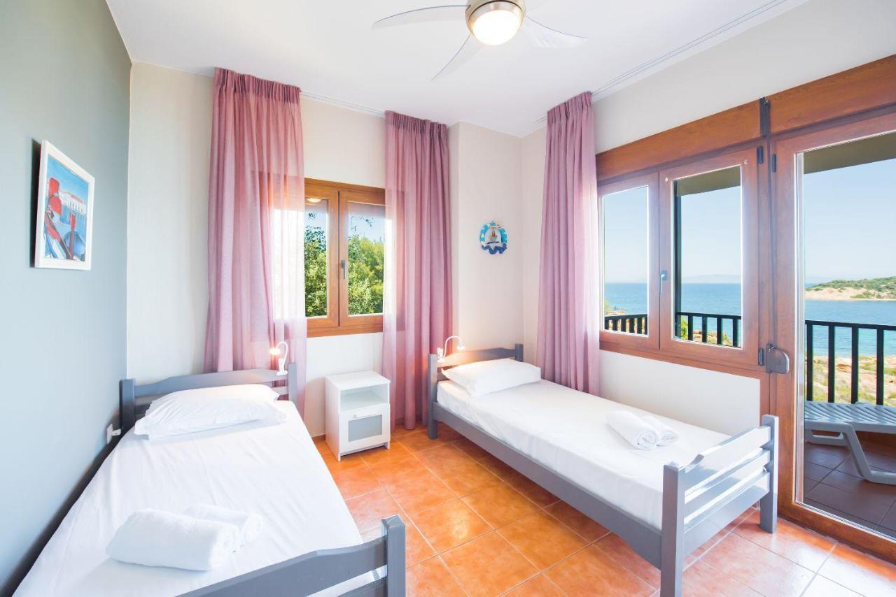 Nereus & Oceanus Beachfront Apartments, Lagonisi Beach #Feelslikehome オルモス・パナギアス エクステリア 写真