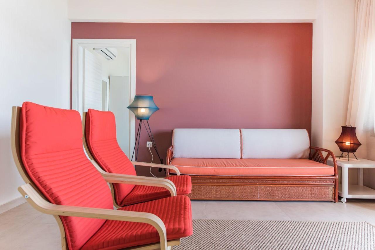 Nereus & Oceanus Beachfront Apartments, Lagonisi Beach #Feelslikehome オルモス・パナギアス エクステリア 写真