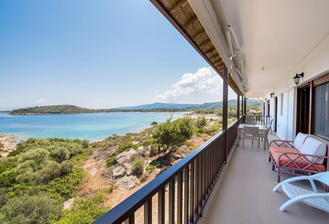 Nereus & Oceanus Beachfront Apartments, Lagonisi Beach #Feelslikehome オルモス・パナギアス エクステリア 写真