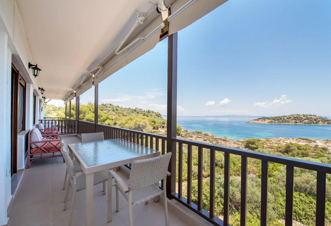 Nereus & Oceanus Beachfront Apartments, Lagonisi Beach #Feelslikehome オルモス・パナギアス エクステリア 写真