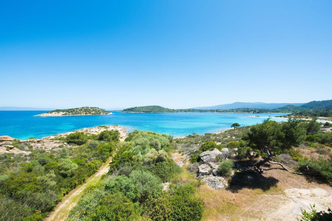 Nereus & Oceanus Beachfront Apartments, Lagonisi Beach #Feelslikehome オルモス・パナギアス エクステリア 写真